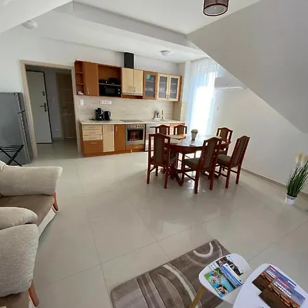 Apartment Jokai Apartmanhaz-hajduszoboszlo *