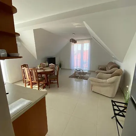 Apartment Jokai Apartmanhaz-hajduszoboszlo *