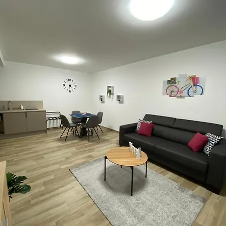 Jokai Apartmanhaz-hajduszoboszlo Apartment *